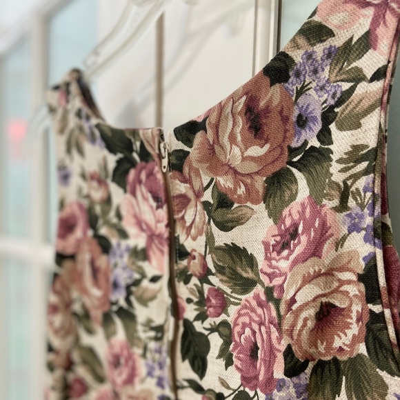 Vintage Slim Cut Floral Dress - Picture 7 of 9